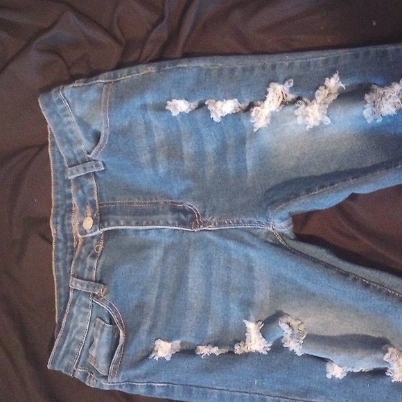 Jeans - Picture 1 of 3